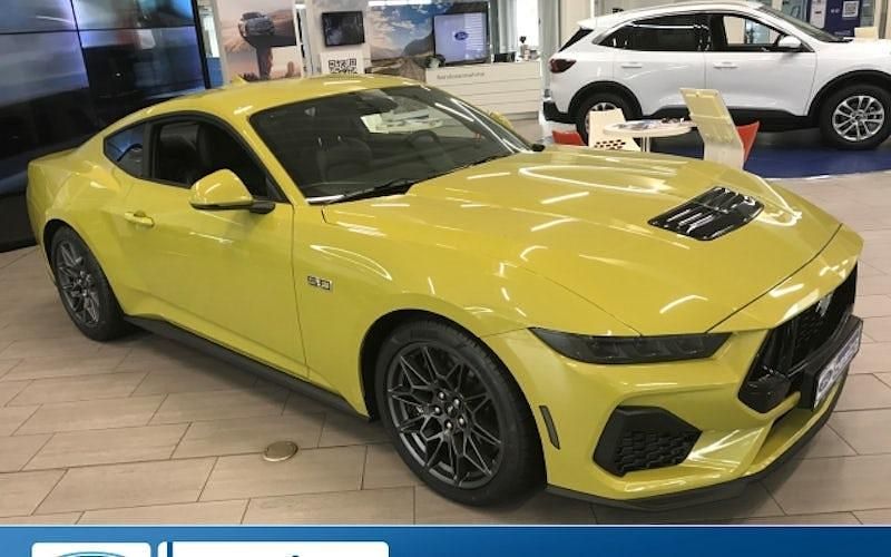 Gelb Neu 2025 Ford Mustang GT Coupé | 65.800 € (Teuer) - Bild 1/4