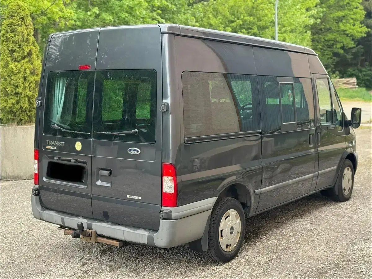 Używany Ford Transit 140 KM (102 kW) 2011 Czarny Minivan