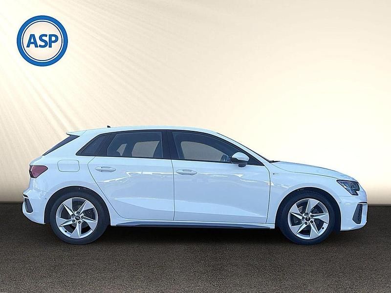 Gebraucht Audi A3 S-Line 110 PS (80 kW) 2023 Weiß (ibisweiß) Limousine