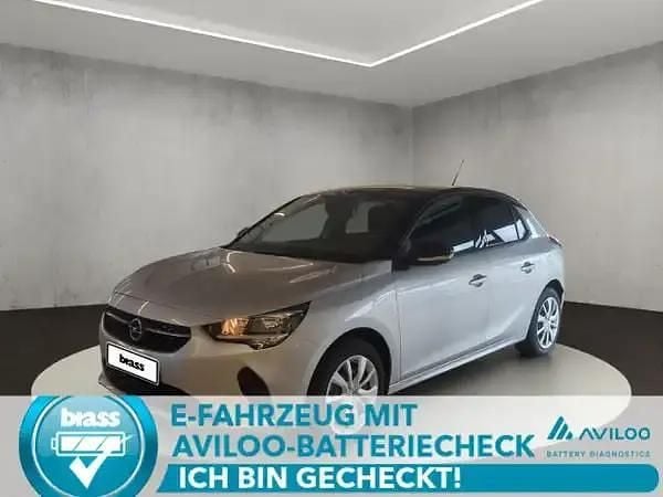 Kristall silber (metallic) Gebraucht 2022 Opel Corsa-e Edition Kleinwagen | 14.250 € (Fairer Preis) - Bild 1/4