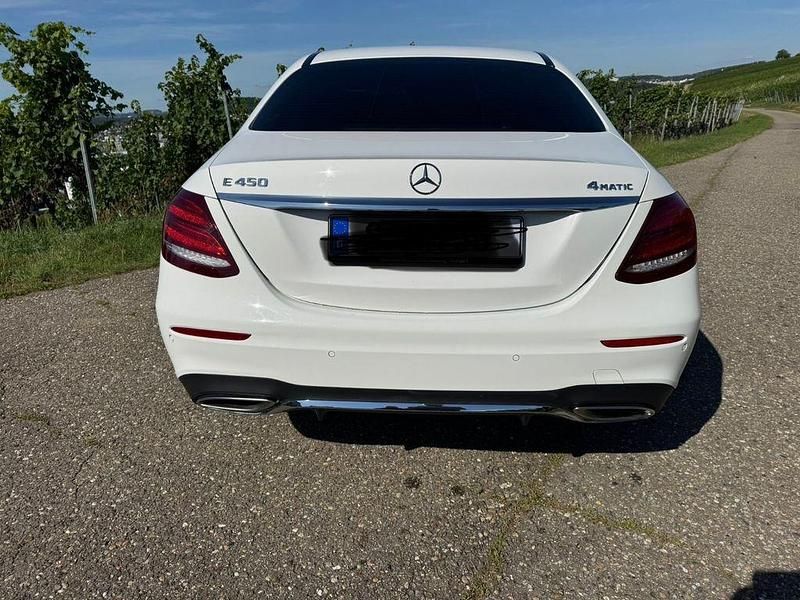 Weiß Gebraucht 2020 Mercedes E450 Avantgarde Limousine | 42.500 € (Fairer Preis) - Bild 1/4