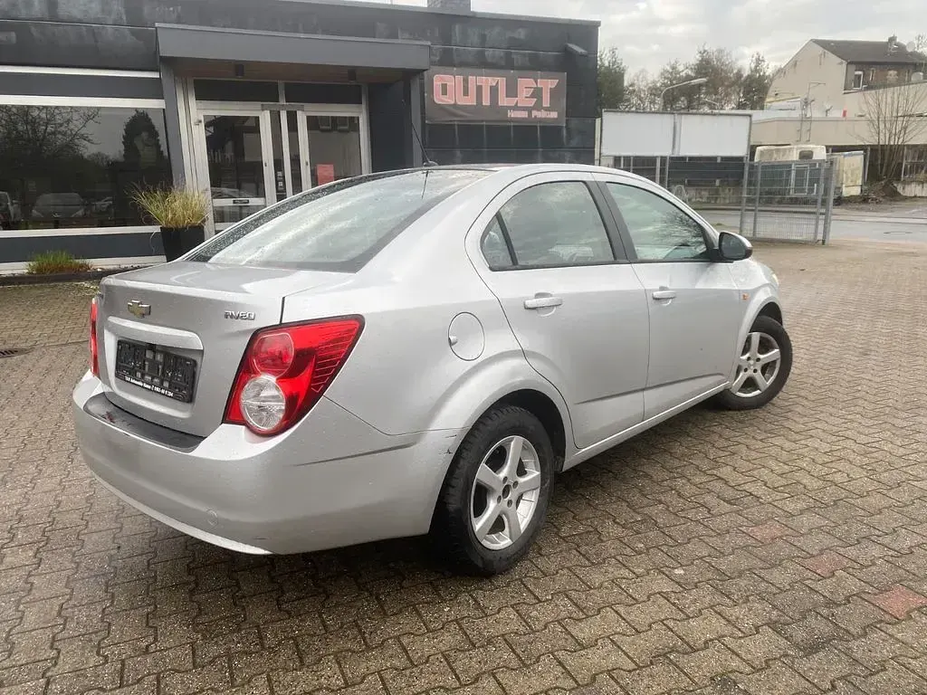 Gebraucht Chevrolet Aveo LT 86 PS (63 kW) 2011 Silber Limousine