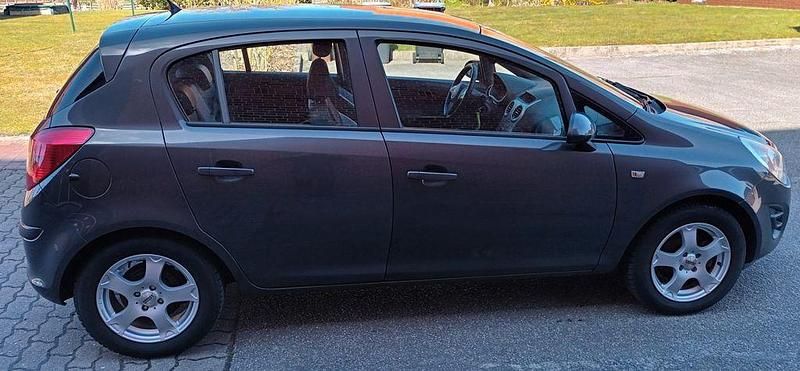 Gebraucht Opel Corsa 87 PS (63 kW) 2012 Grau Kleinwagen