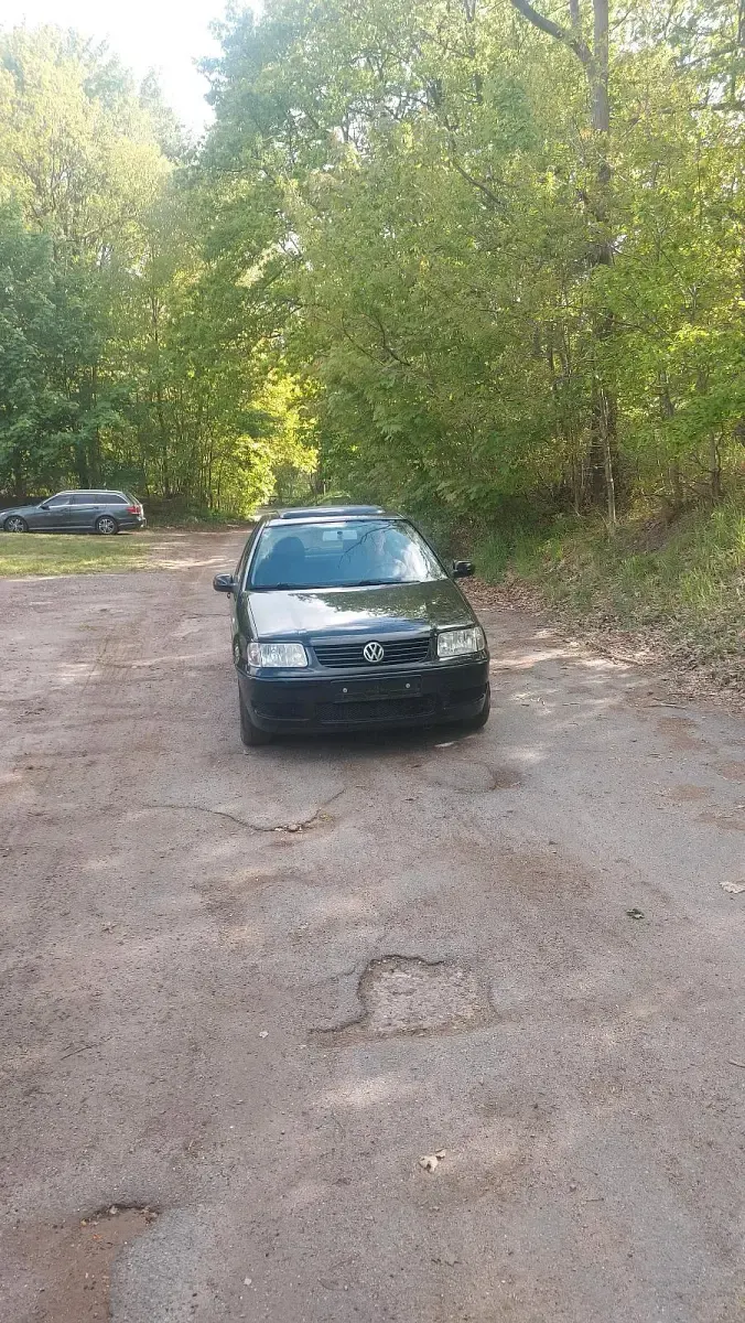 Gebraucht VW Polo 60 PS (44 kW) 2001 Schwarz Kleinwagen