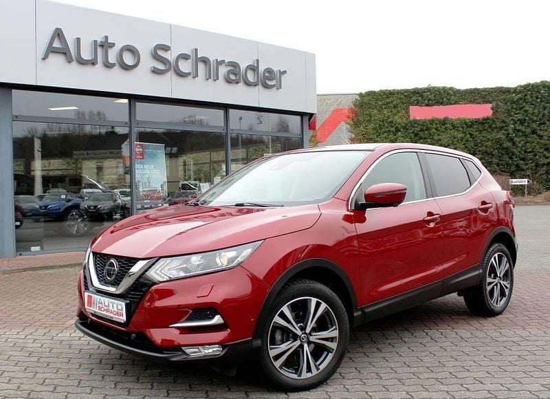 Gebraucht Nissan Qashqai N-Connecta 116 PS (85 kW) 2018 Rot SUV