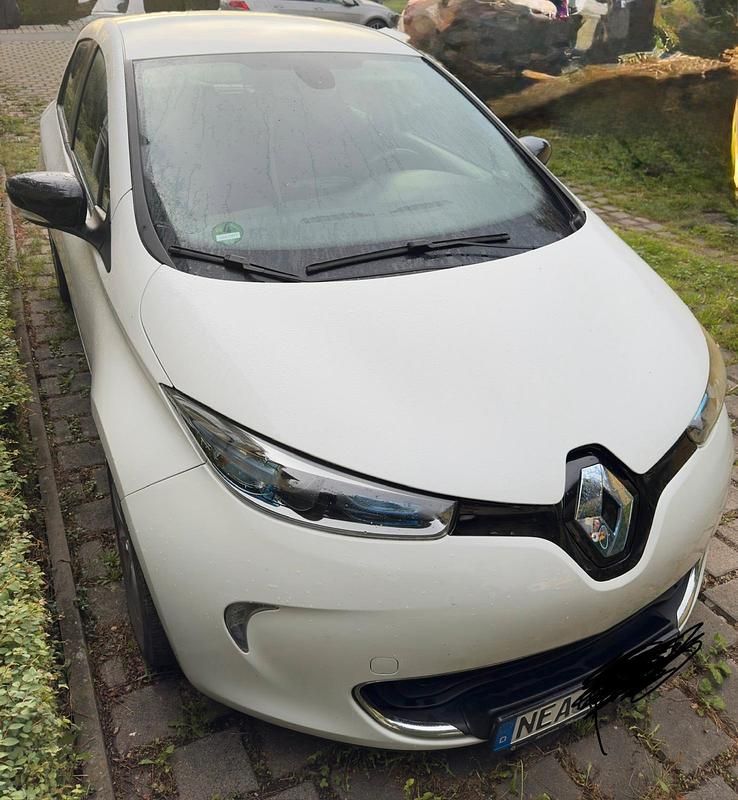 Weiß Gebraucht 2015 Renault Zoe Intens Kleinwagen | 5.499 € (Fairer Preis) - Bild 1/4