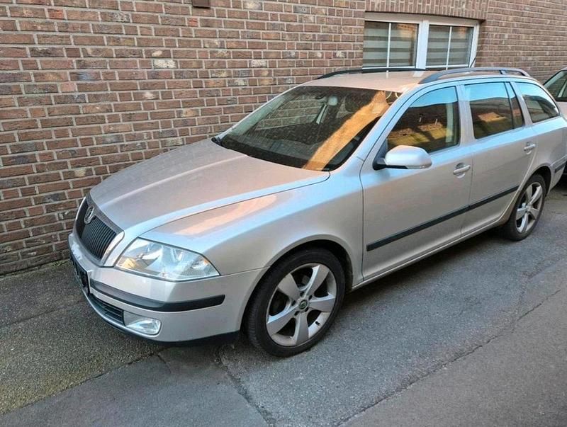Silber Gebraucht 2005 Skoda Octavia Kombi | 2.500 € (Guter Preis) - Bild 1/4