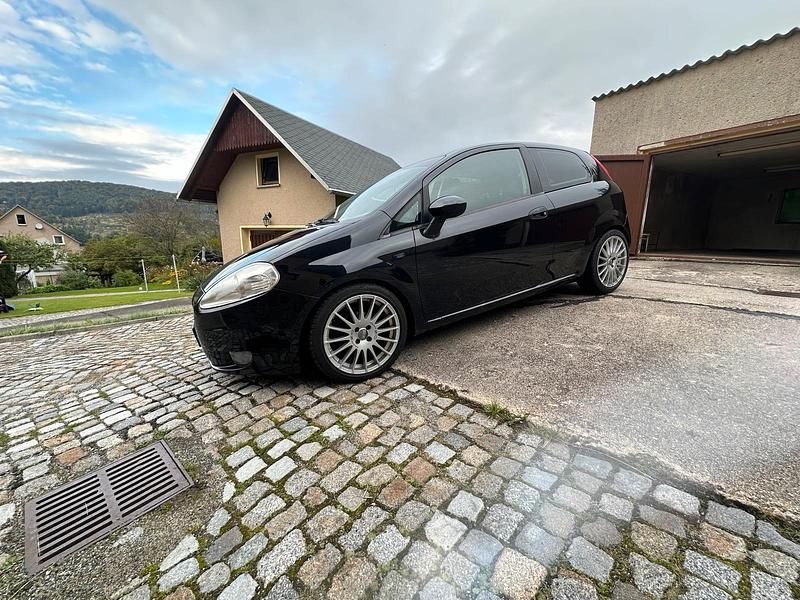 Schwarz Gebraucht 2009 Fiat Punto Kleinwagen | 1.999 € (Teuer) - Bild 1/4