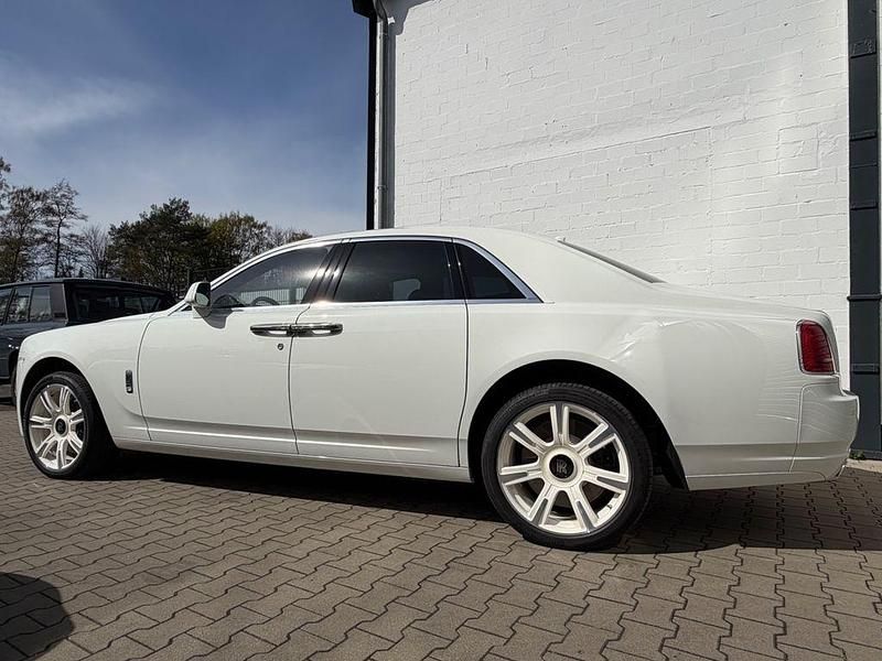 Gebraucht Rolls Royce Ghost 571 PS (419 kW) 2015 Alpinweiß Limousine