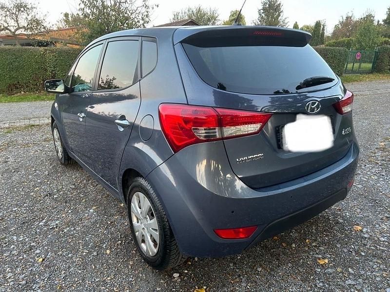 Gebraucht Hyundai ix20 Style 125 PS (91 kW) 2011 Blau Kleinwagen