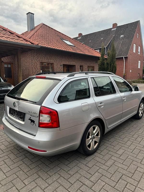 Gebraucht Skoda Octavia 160 PS (117 kW) 2009 Silber Kombi