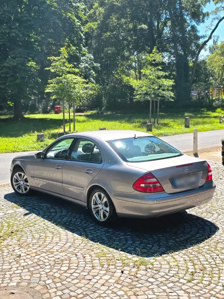 Gebraucht Mercedes E320 204 PS (150 kW) 2005 Grau Limousine