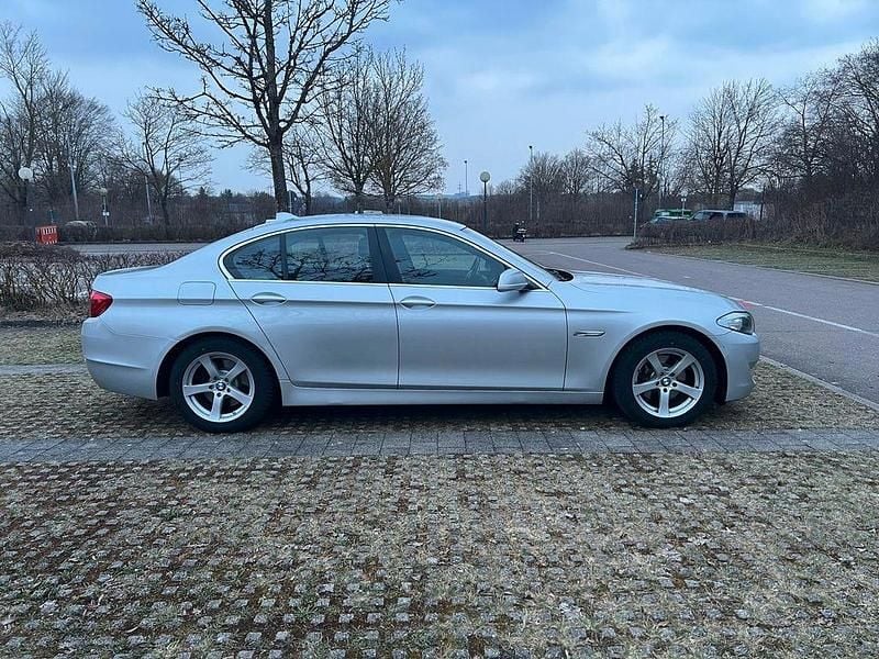 Gebraucht BMW 520 184 PS (135 kW) 2013 Silber Limousine