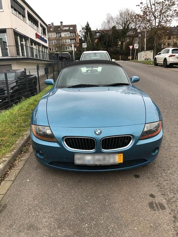 Blau Gebraucht 2005 BMW Z4 Cabrio | 4.855 € - Bild 1/3