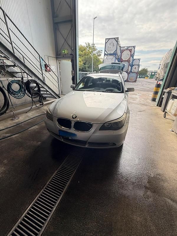 Silber Gebraucht 2005 BMW 530 Kombi | 4.000 € (Fairer Preis) - Bild 1/4