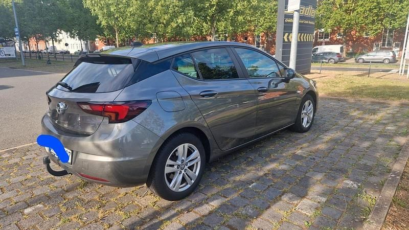 Grau Gebraucht 2020 Opel Astra Ultimate Limousine | 13.000 € (Guter Preis) - Bild 1/4