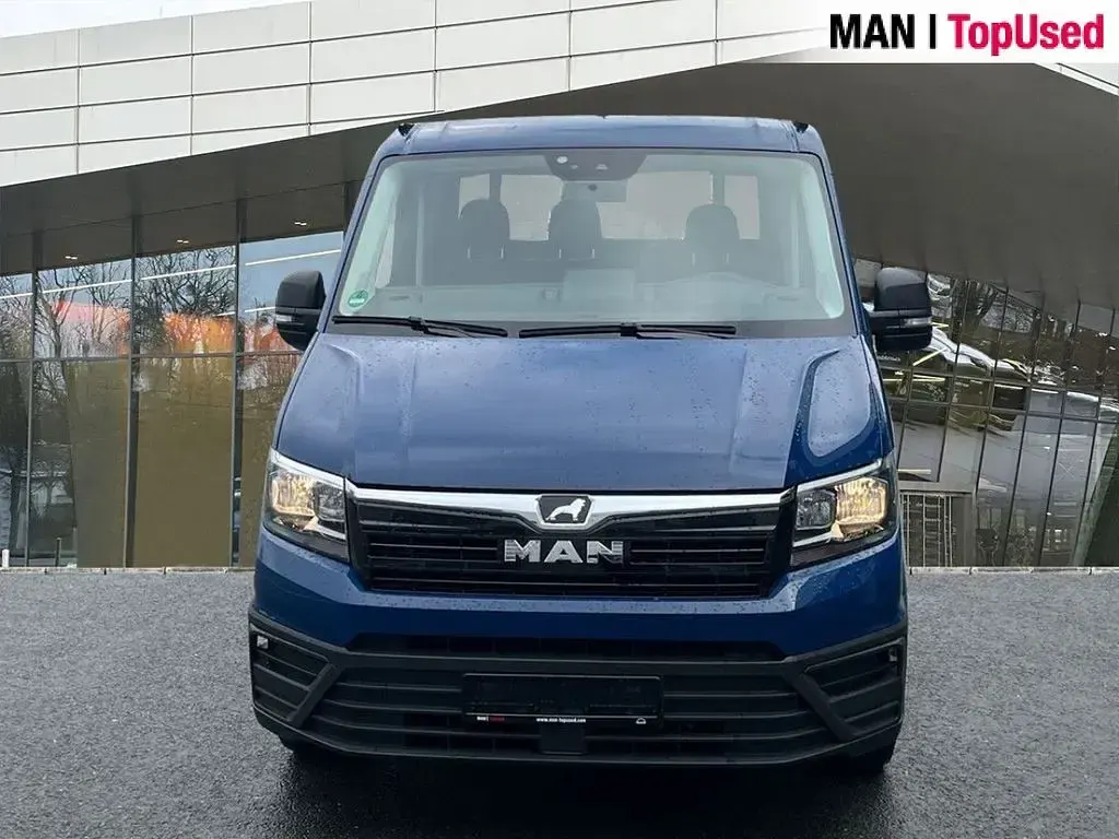 Używany MAN TGE 177 KM (130 kW) 2021 Niebieski Van