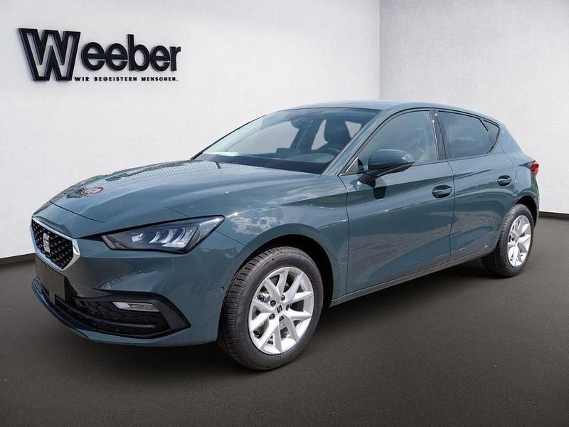 Neu Seat Leon 150 PS (110 kW) 2025 Blau Limousine