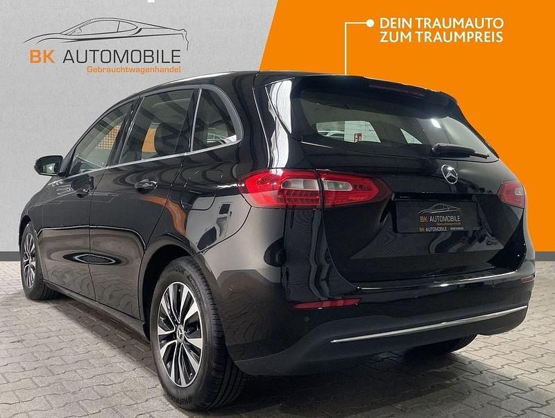 Gebraucht Mercedes B180 116 PS (85 kW) 2022 Schwarz Van / Kleinbus