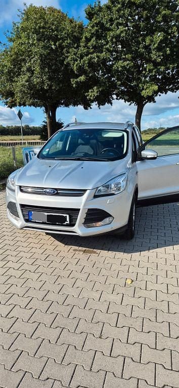 Silber Gebraucht 2015 Ford Kuga SYNC Edition SUV | 10.500 € (Guter Preis) - Bild 1/4