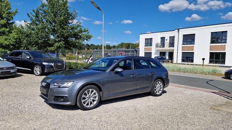 Grau Gebraucht 2019 Audi A4 Ambiente Kombi | 17.950 € (Fairer Preis) - Bild 1/4