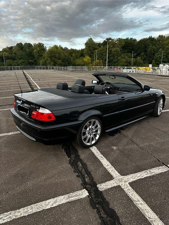 Schwarz Gebraucht 2004 BMW 330 Cabriolet M Sport Cabrio | 12.700 € (Teuer) - Bild 1/4