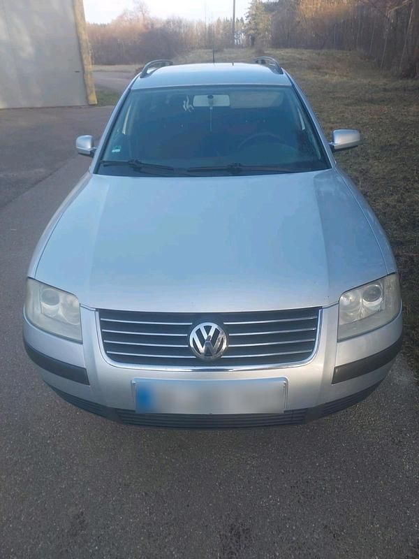 Gebraucht VW Passat 101 PS (74 kW) 2001 Silber Kombi