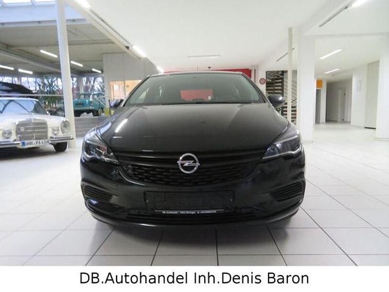 Gebraucht Opel Astra Selection 105 PS (77 kW) 2016 Schwarz Limousine