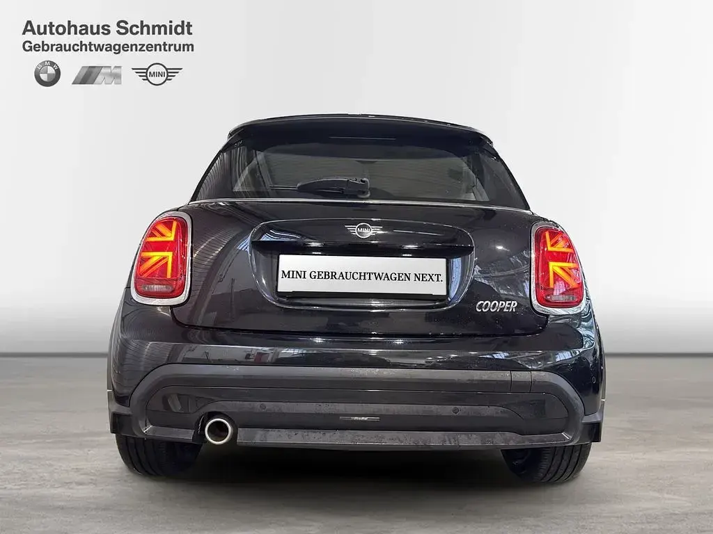 Gebraucht Mini Cooper Hatch 136 PS (100 kW) 2022 Midnight black Kleinwagen