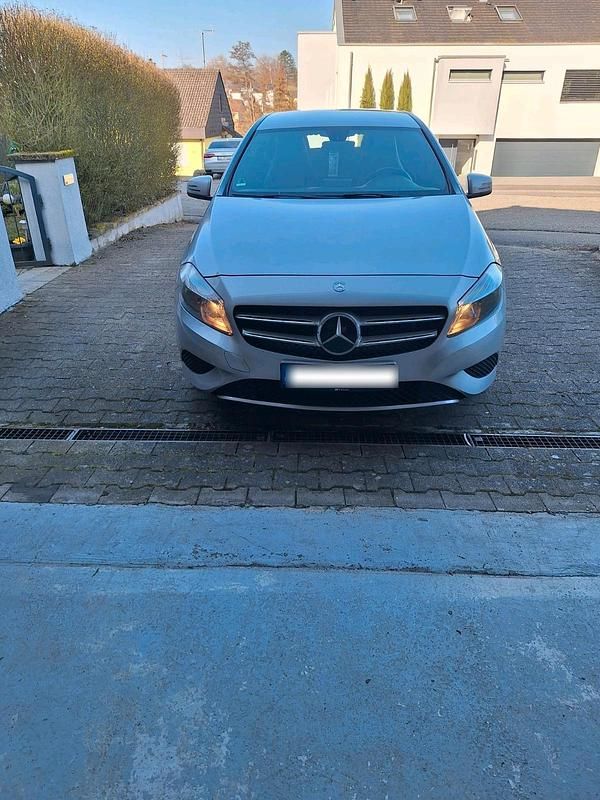 Gebraucht Mercedes A180 AMG 122 PS (89 kW) 2014 Grau Kleinwagen