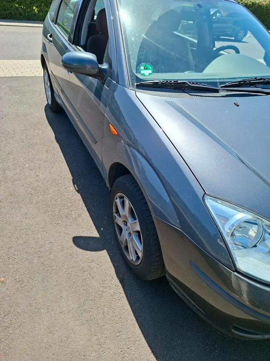 Gebraucht Ford Focus 75 PS (55 kW) 2004 Grau Limousine