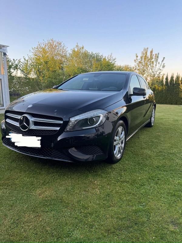 Schwarz Gebraucht 2015 Mercedes A200 Kleinwagen | 13.900 € (Fairer Preis) - Bild 1/4