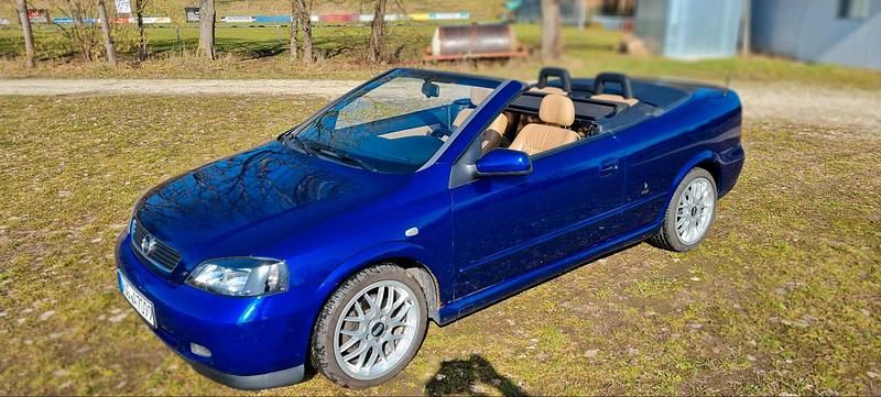 Gebraucht Opel Astra Cabriolet 125 PS (91 kW) 2003 Blau Cabrio
