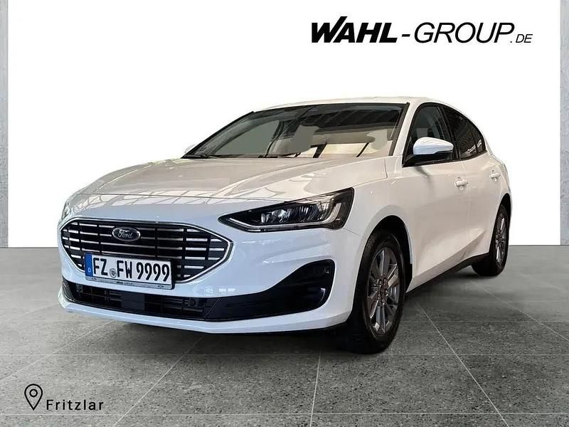 Weiß Gebraucht 2024 Ford Focus Titanium Limousine | 17.990 € (Superpreis) - Bild 1/4