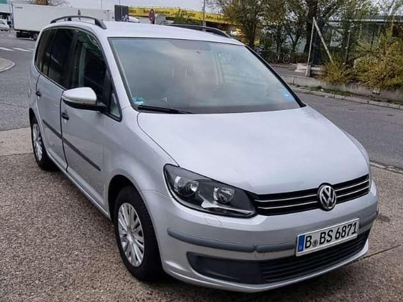 Silber Gebraucht 2012 VW Touran Highline Van / Kleinbus | 7.500 € (Etwas zu teuer) - Bild 1/4
