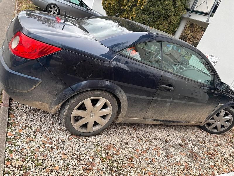 Blau Gebraucht 2007 Renault Mégane II Limousine | 2.000 € - Bild 1/4