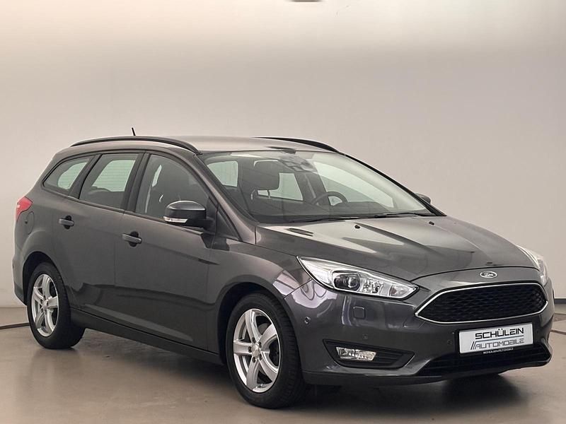 Gebraucht Ford Focus 120 PS (88 kW) 2018 Grau Kombi