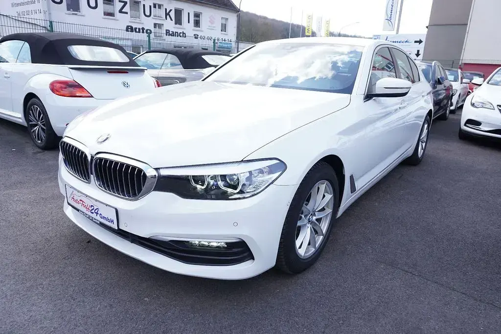 Gebraucht BMW 520 Sport Line 184 PS (135 kW) 2018 Weiß Limousine