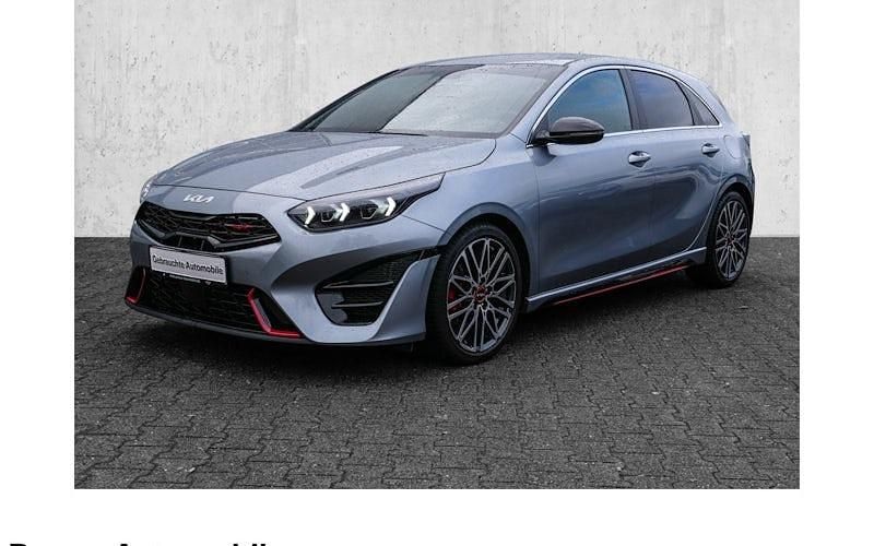 Grau Gebraucht 2023 Kia Ceed GT Limousine | 26.980 € (Fairer Preis) - Bild 1/4