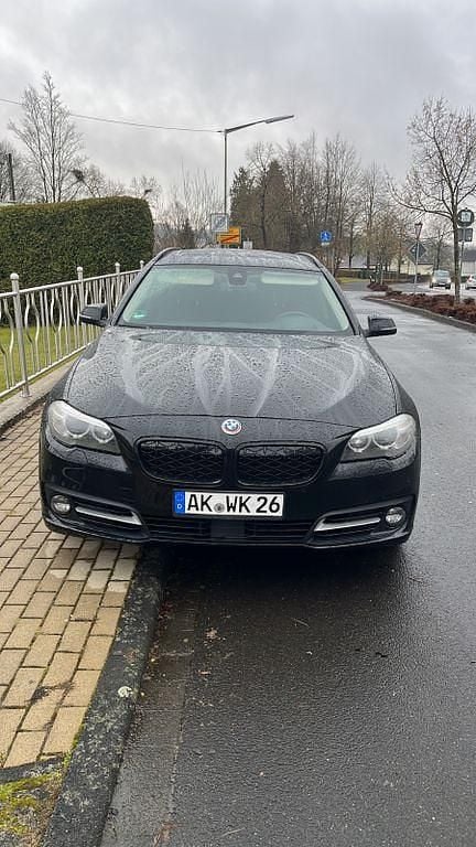 Gebraucht BMW 520 Sport Line 184 PS (135 kW) 2014 Schwarz Kombi