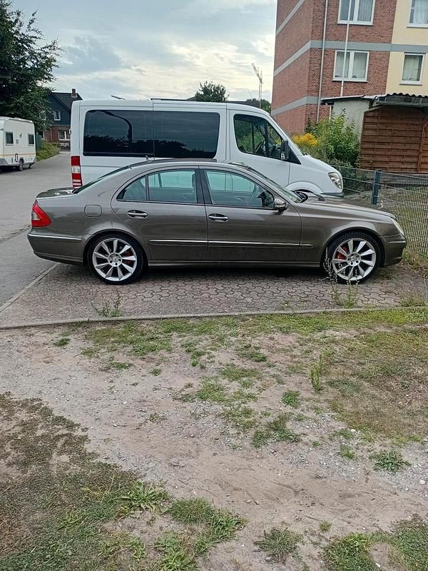 Gebraucht Mercedes E280 Avantgarde 190 PS (139 kW) 2006 Grau Limousine