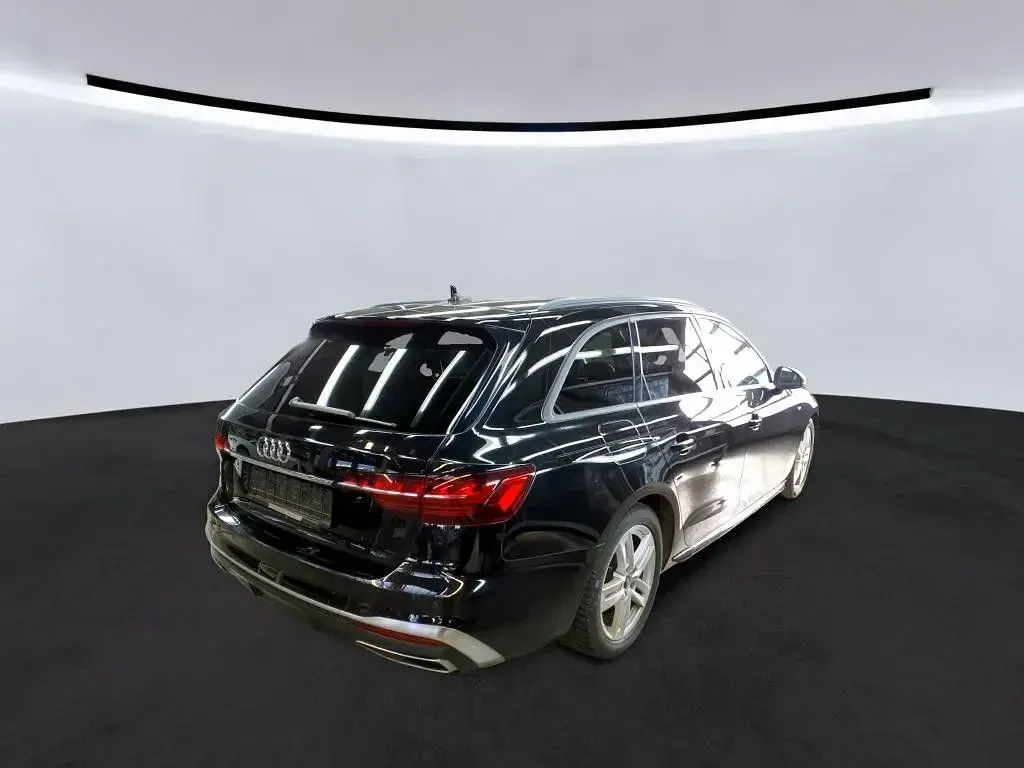 Gebraucht Audi A4 S-Line 163 PS (119 kW) 2021 Schwarz Kombi