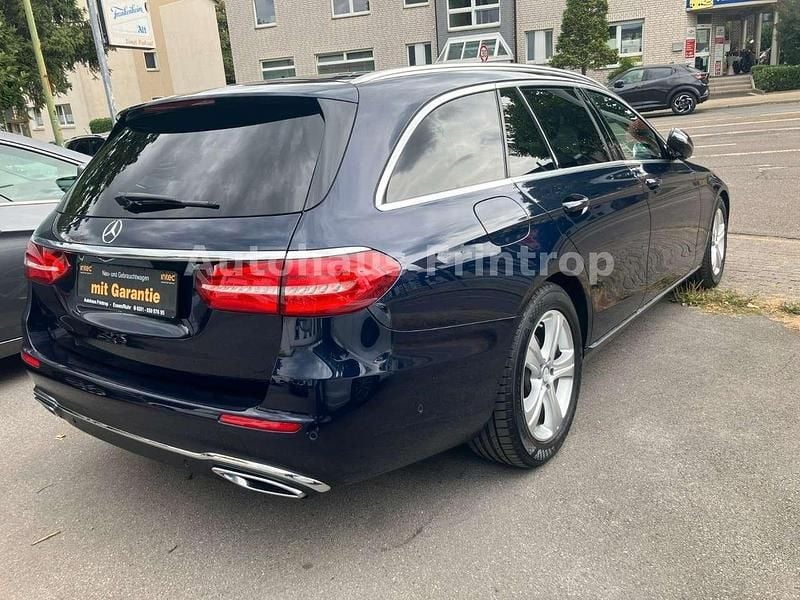 Second-hand Mercedes E220 Avantgarde 194 CP (142 kW) 2016 Albastru Break