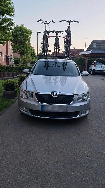 Gebraucht Skoda Superb 160 PS (117 kW) 2009 Silber Limousine
