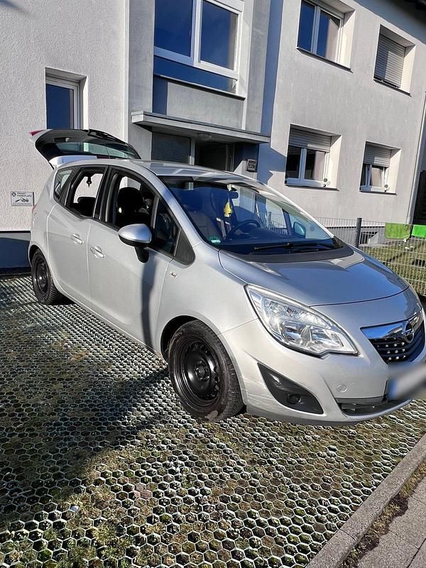 Gebraucht Opel Meriva 131 PS (96 kW) 2012 Grau Van / Kleinbus