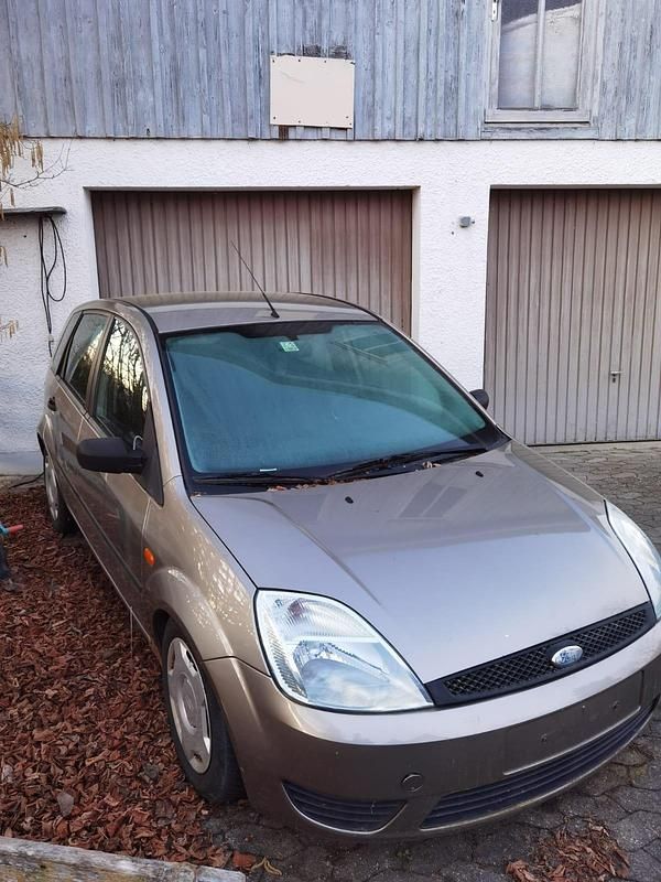 Gebraucht Ford Fiesta 69 PS (50 kW) 2004 Grau Kleinwagen