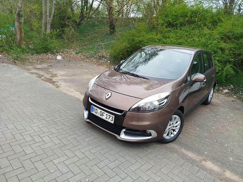 Braun Gebraucht 2012 Renault Scénic III Van / Kleinbus | 3.800 € - Bild 1/4