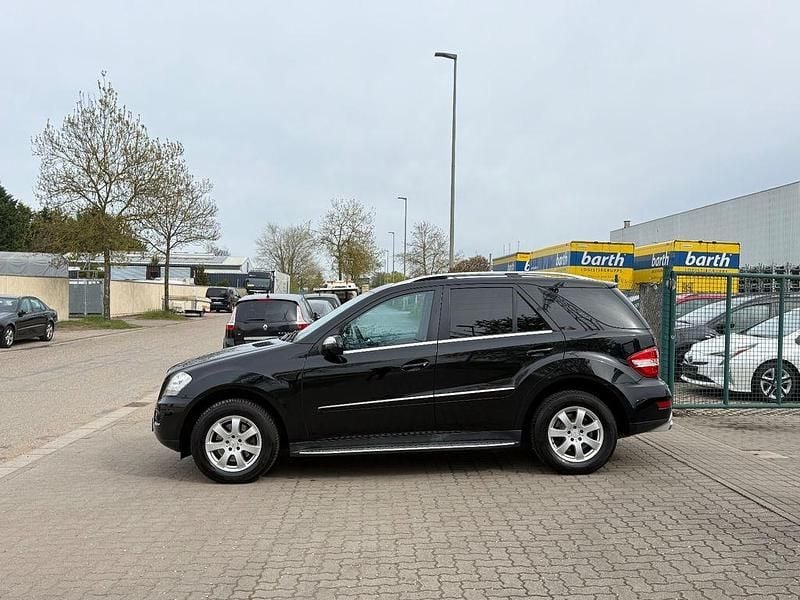 Gebraucht Mercedes ML350 224 PS (164 kW) 2010 Schwarz SUV