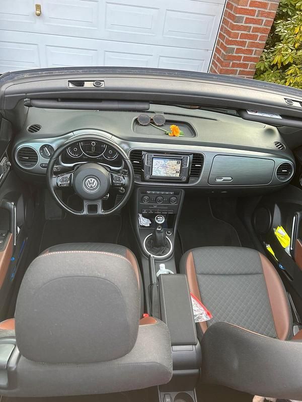 Gebraucht VW Beetle Cabriolet Allstar 102 PS (75 kW) 2016 Schwarz Cabrio