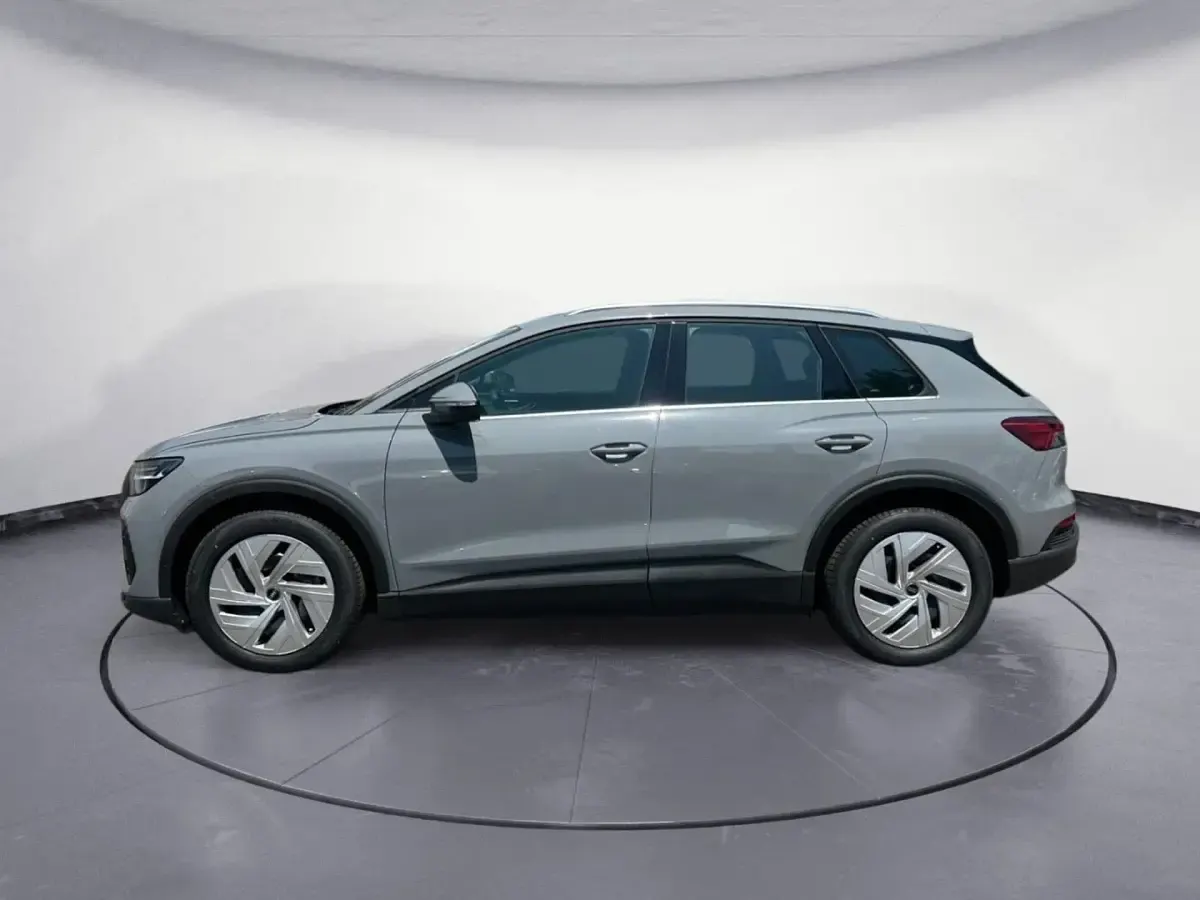Gebraucht Audi Q4 e-tron Comfort 150 kW (204 PS) 2025 Grau SUV